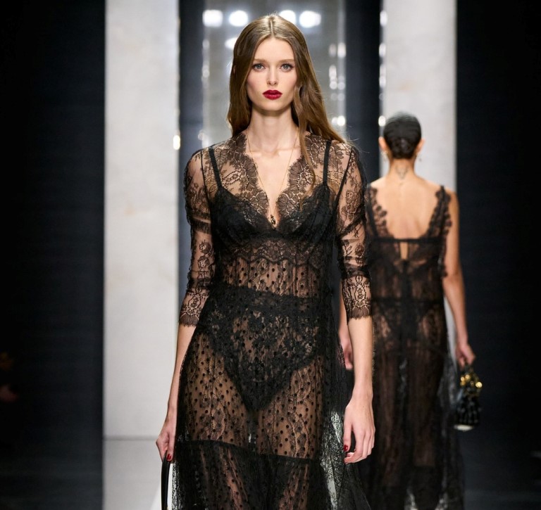 Dolce & Gabbana, �Ident�ty� Koleksiyonu �le Milano Moda Haftas��nda Gücün Ve Kimli�in S�n�rlar�n� Yeniden Çizdi