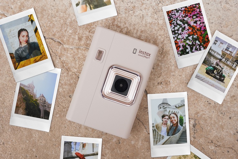 Hediye De�il Bir Tasar�m �konu: iF Design Ödüllü instax mini LiPlay+� ile Anneler Günü�nde An�lar Ses Buluyor
