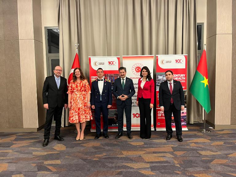 Cumhuriyet Bayram 102. Yl Afrikada Coku ile Kutland