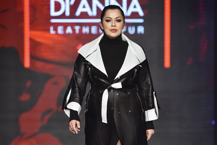 Gözde Bahadr, Leather & Fur Fashon Showda Göz Doldurdu